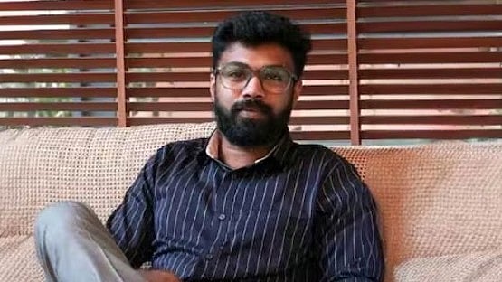 പെരുമ്പാവൂരില്‍ കെട്ടിടത്തിന് മുകളില്‍ നിന്ന് വീണ് മേഘ ഗ്രൂപ്പ് ജനറല്‍ മാനേജര്‍ മരിച്ചനിലയില്‍ 